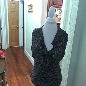 Sleeve less wrap polka dot shirt